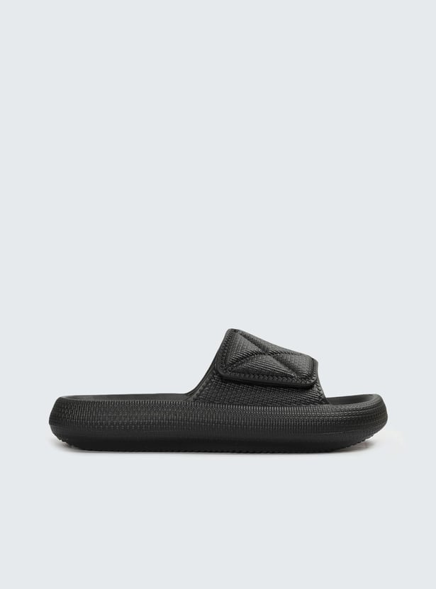 Men Textured Open-Toe Sliders