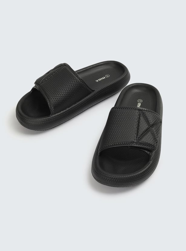 Men Textured Open-Toe Sliders