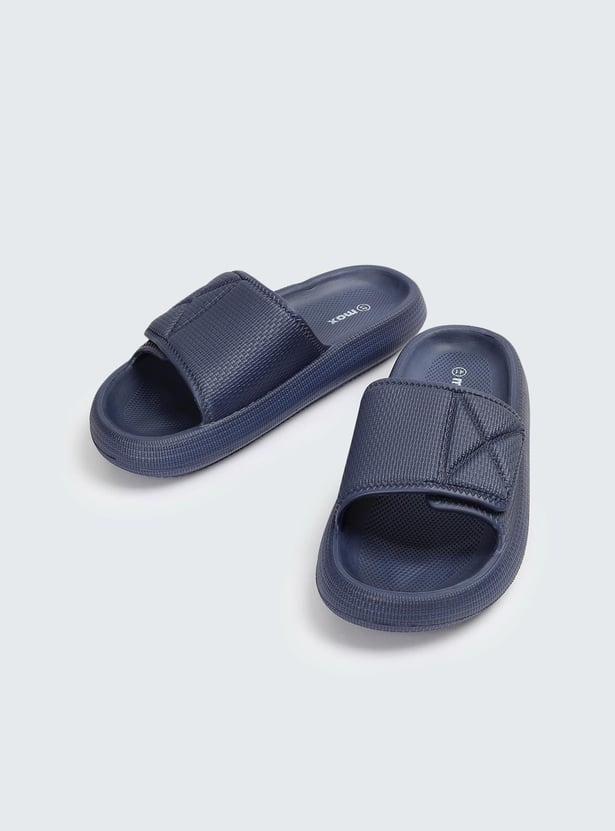 Men Textured Open-Toe Sliders