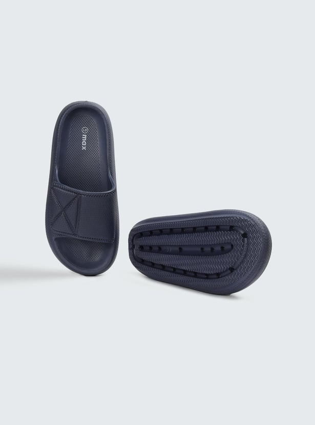 Men Textured Open-Toe Sliders