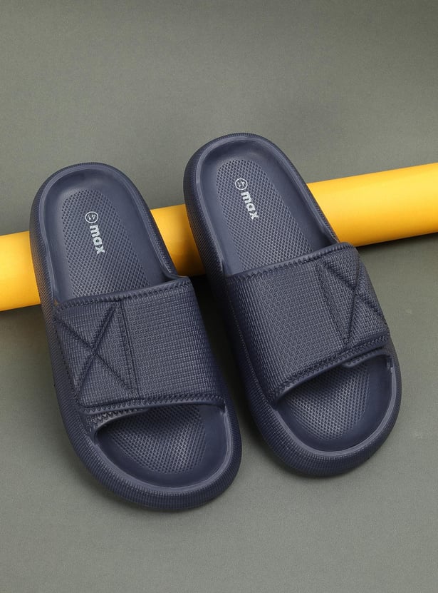 Men Textured Open-Toe Sliders