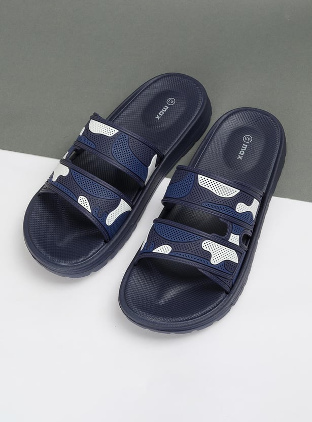 Men Colourblocked 3D Detailed Sliders