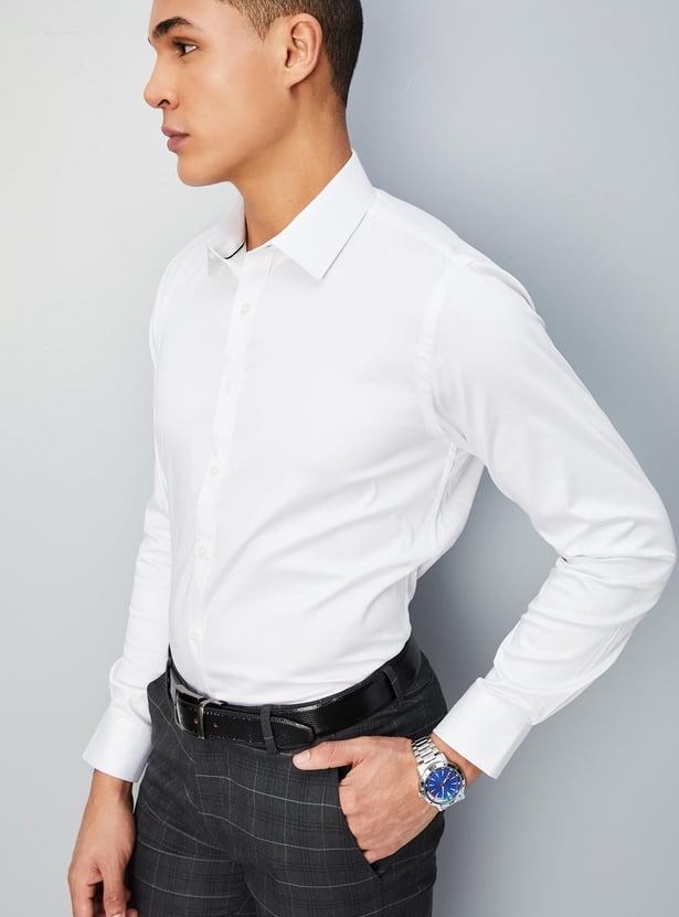 Men Solid Slim Fit Formal Shirt