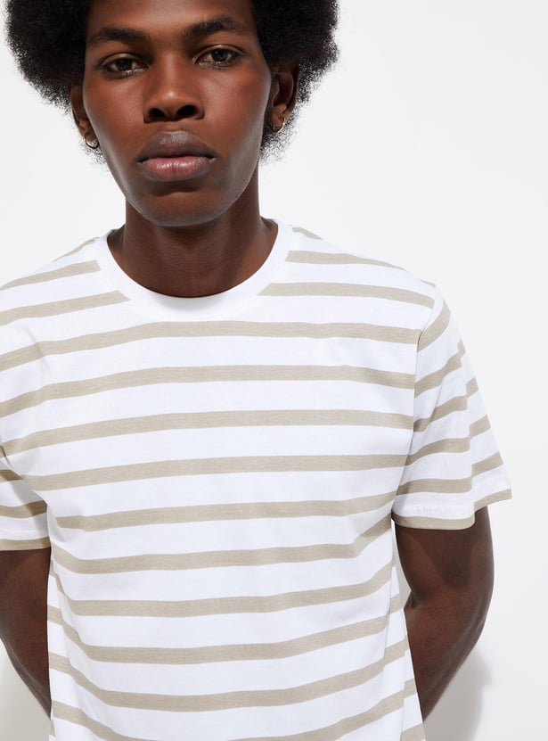 URB_N Men Slim Fit Striped T-shirt