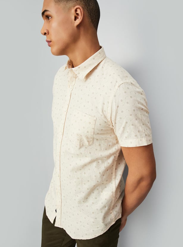 Men Printed Slim Fit Smart Casual Shirt