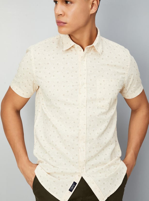 Men Printed Slim Fit Smart Casual Shirt