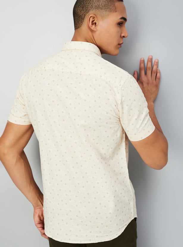 Men Printed Slim Fit Smart Casual Shirt