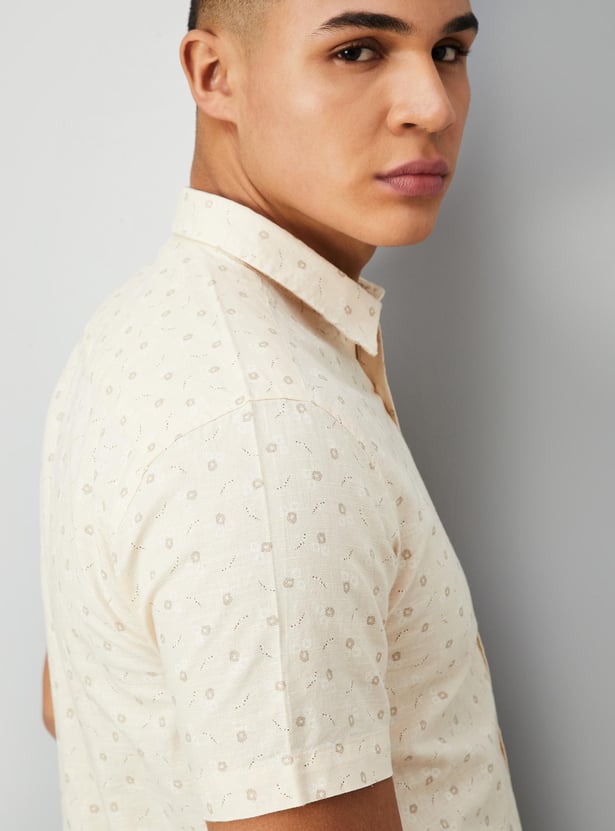 Men Printed Slim Fit Smart Casual Shirt