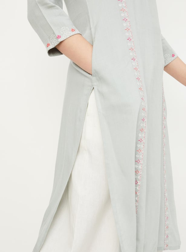 Women Embroidered Straight Kurta