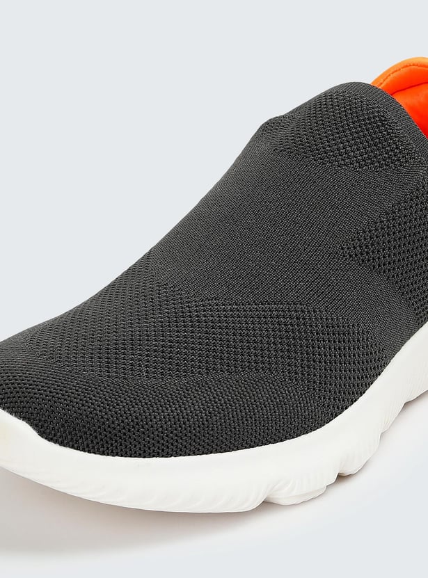 Men Knit Slip-On Sports Shoes