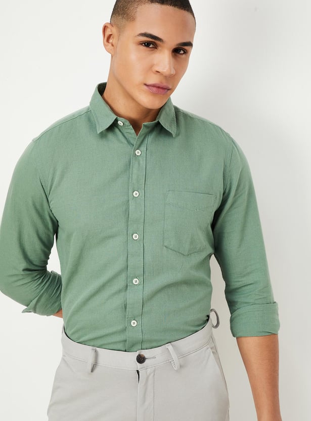 Men Solid Smart Casual Shirt