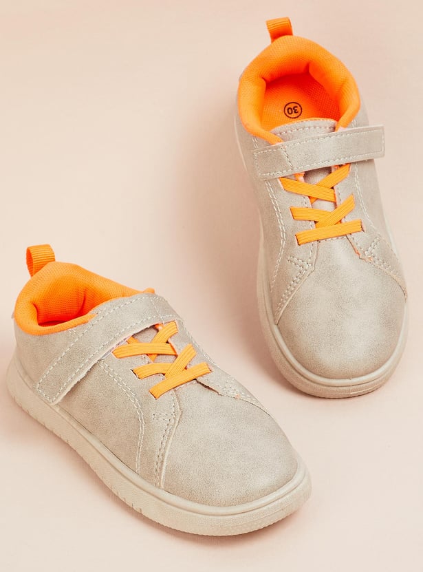 Boys Contrast Trim Sneakers