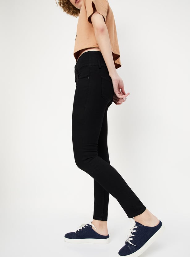 Women Solid Skinny Fit Jeans