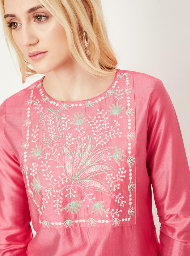 Women Embroidered Kurta with Pocket