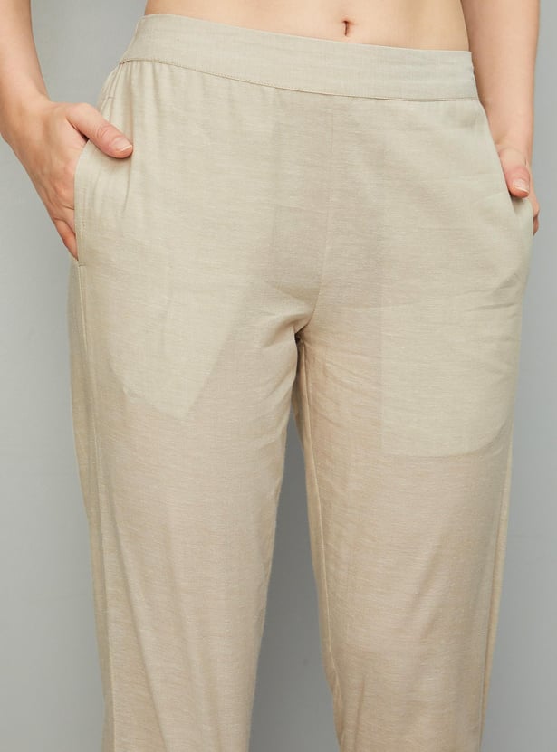 Women Solid Straight Pants