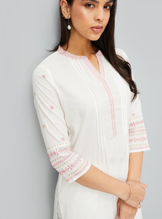 Women Embroidered Kurta with Pocket