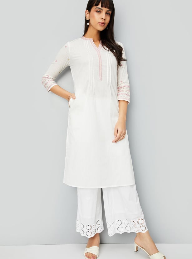 Women Embroidered Kurta with Pocket