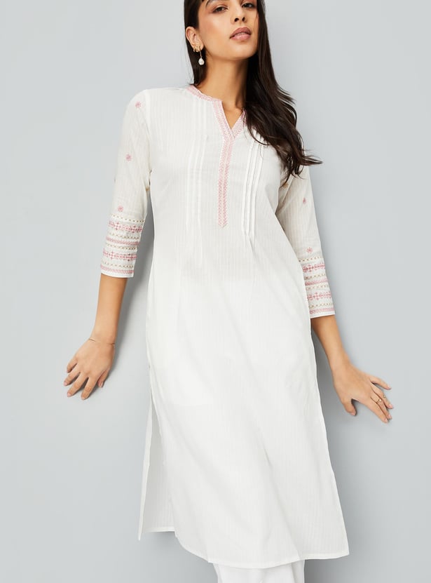 Women Embroidered Kurta with Pocket