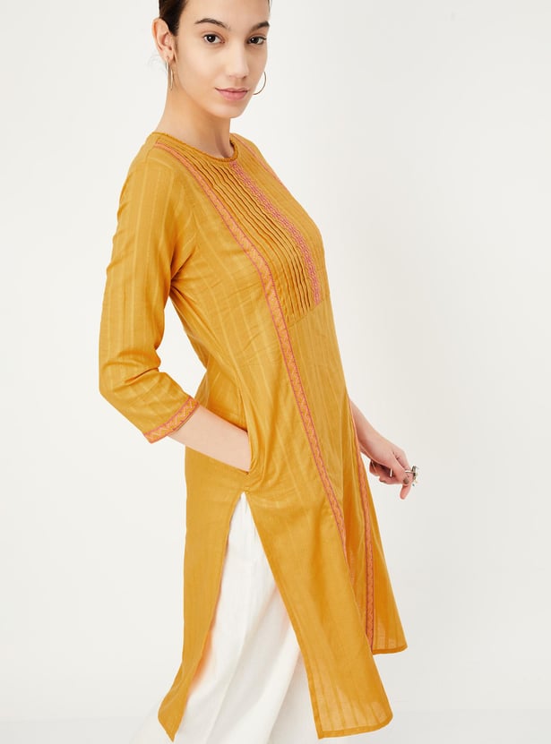 Women Embroidered Yoke Kurta with Pocket