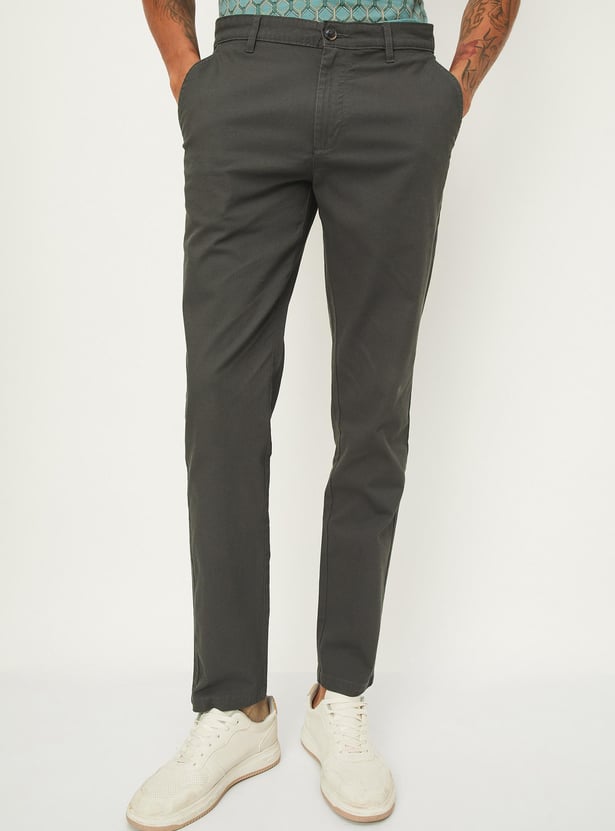 Men Solid Slim Fit Chinos