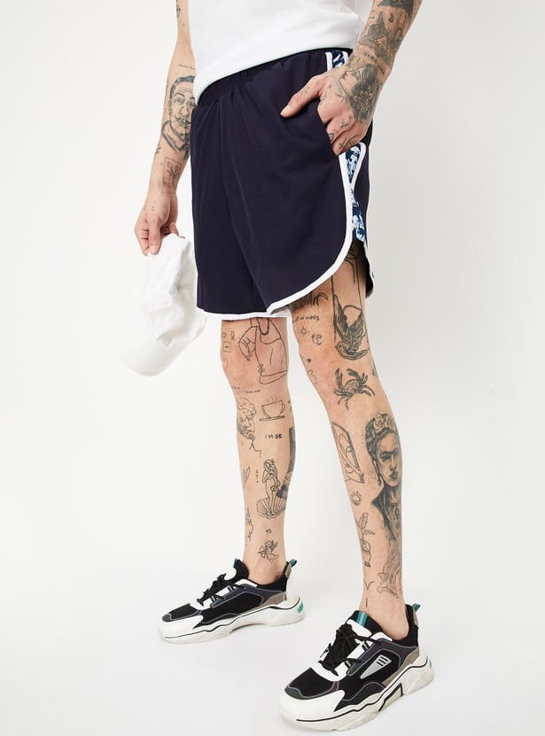 Men Printed Side Panel Active Shorts