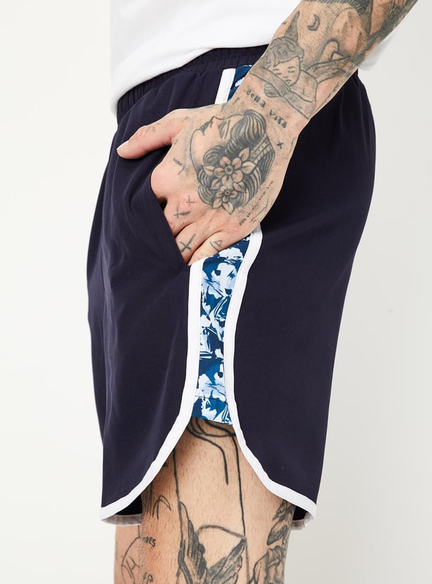 Men Printed Side Panel Active Shorts