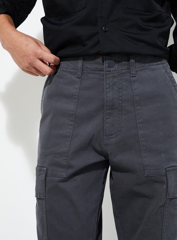 URB_N Men Relaxed Fit Cargo Trousers