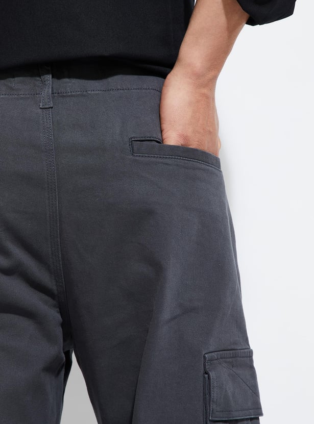 URB_N Men Relaxed Fit Cargo Trousers