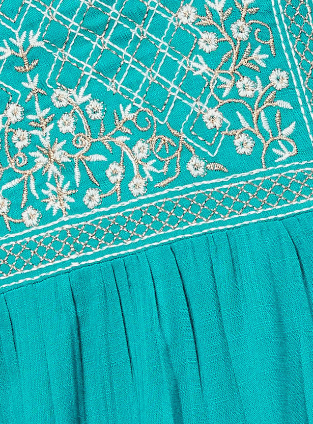 Women Embroidered Straight Kurta