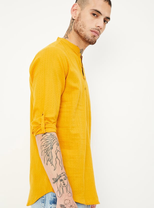 Men Dobby Woven Short Kurta