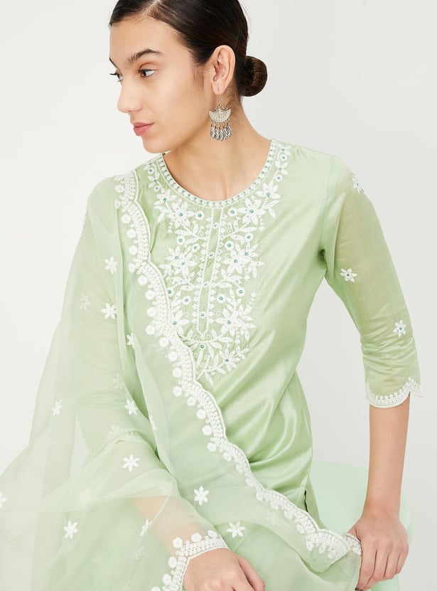 Women Embroidered Kurta Set with Dupatta