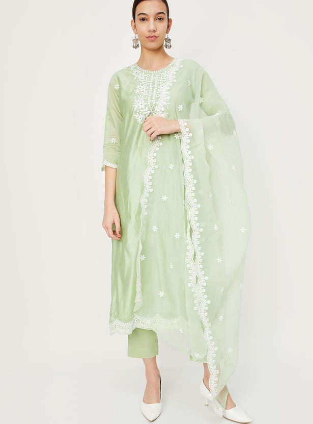 Women Embroidered Kurta Set with Dupatta