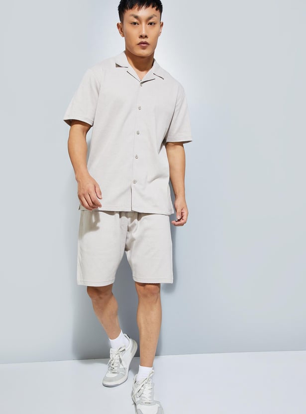 URB_N Men Regular Fit Herringbone Resort Shirt