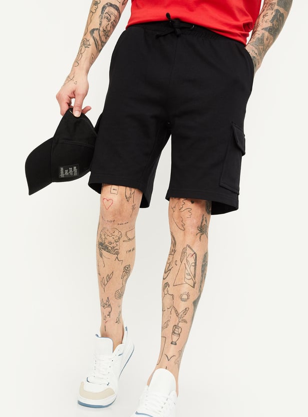 Men Solid Cargo Sports Shorts