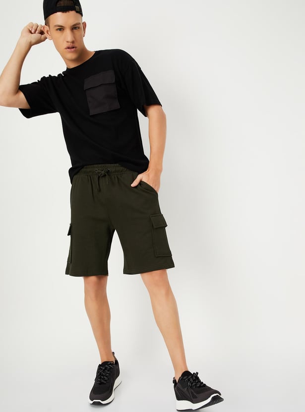 Men Solid Cargo Sports Shorts