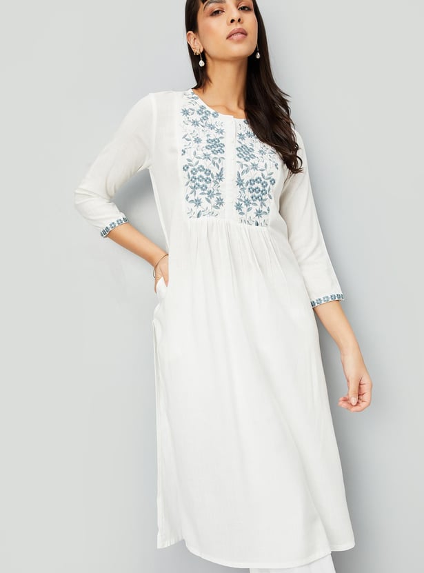 Women Embroidered Kurta with Pocket