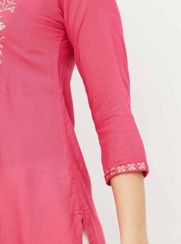 Women Embroidered Kurta with Pocket