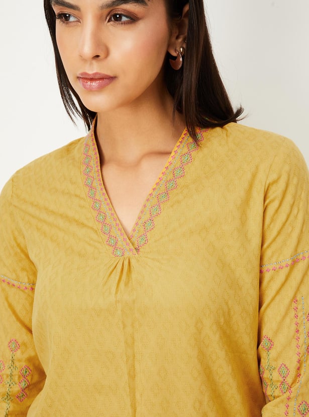 Women Embroidered Straight Kurta