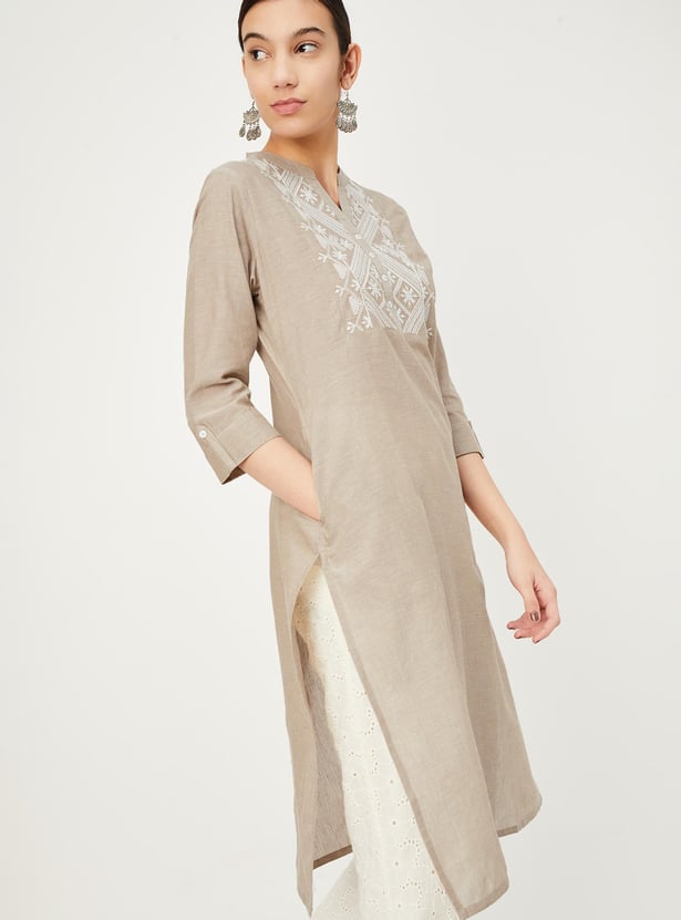 Women Embroidered Kurta with Pocket