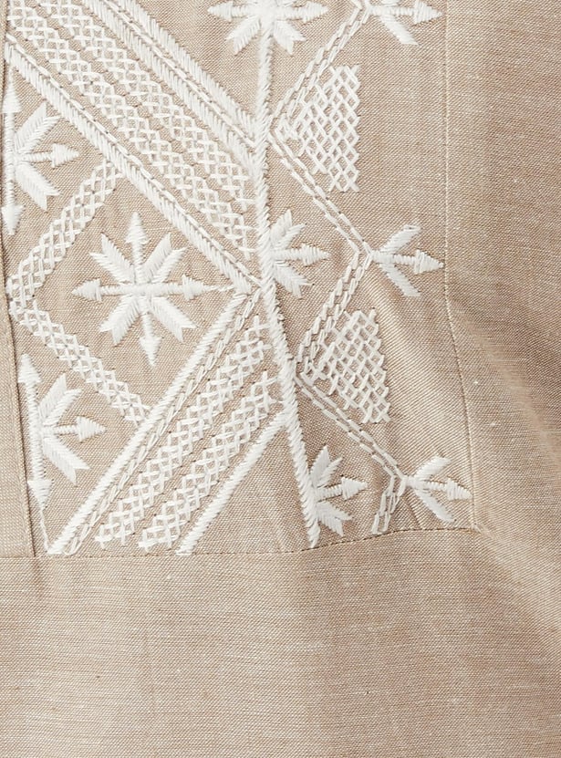 Women Embroidered Kurta with Pocket