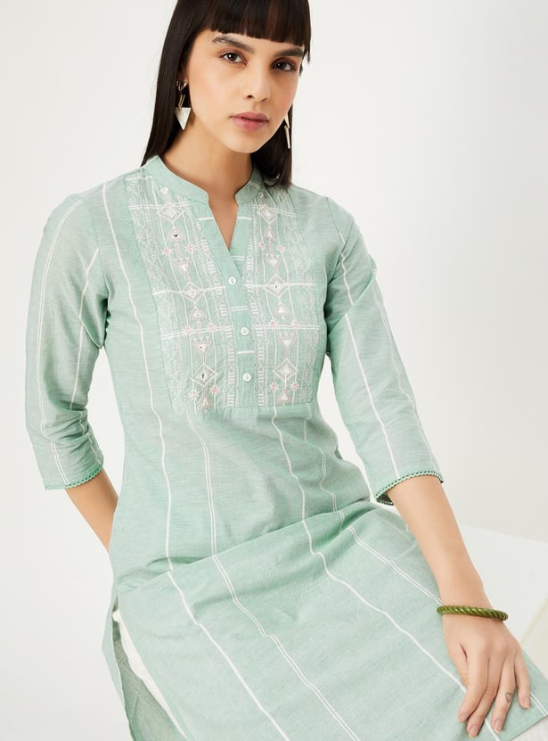 Women Embroidered Straight Kurta