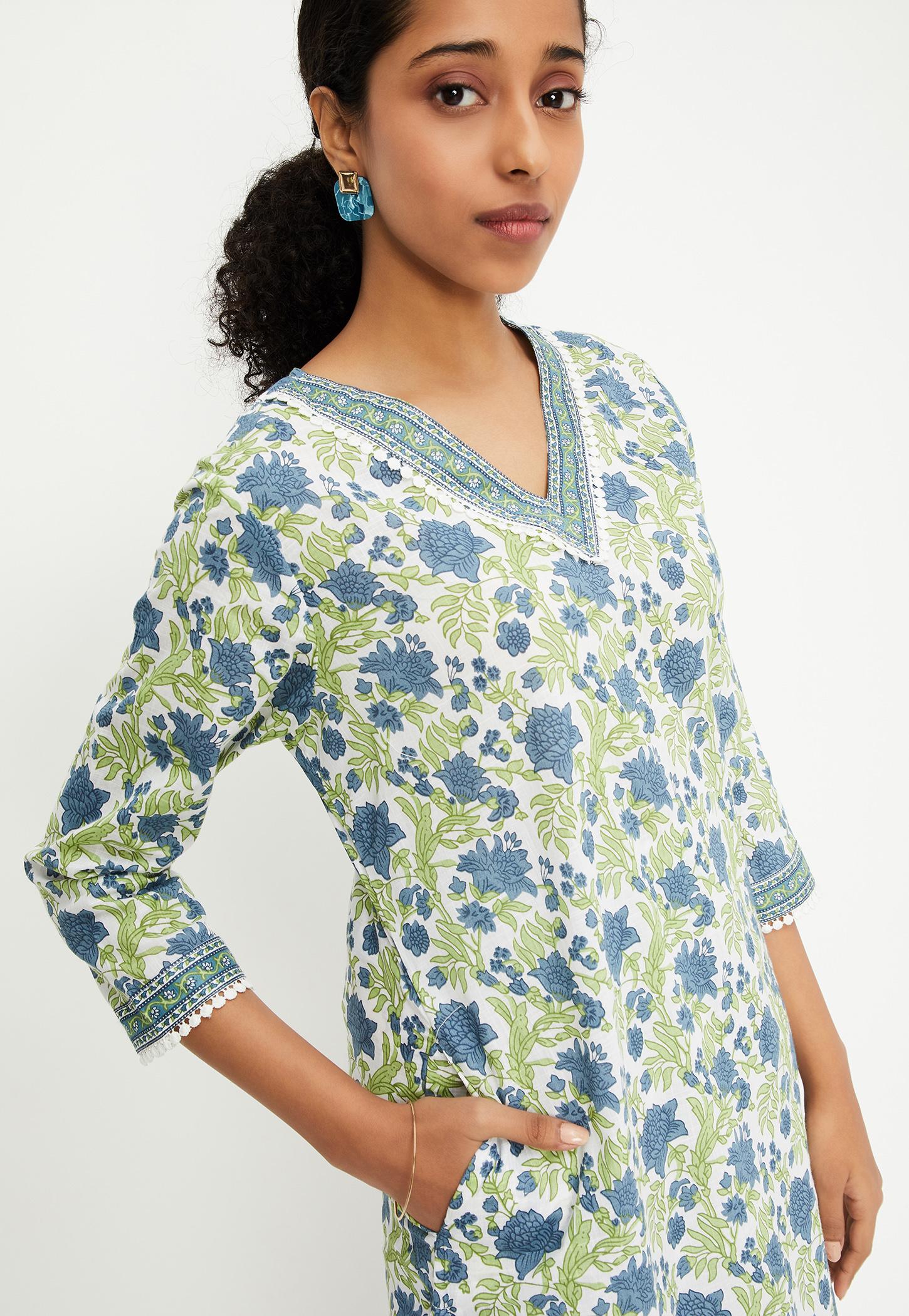 Women Printed Kurta with Pants-image-28