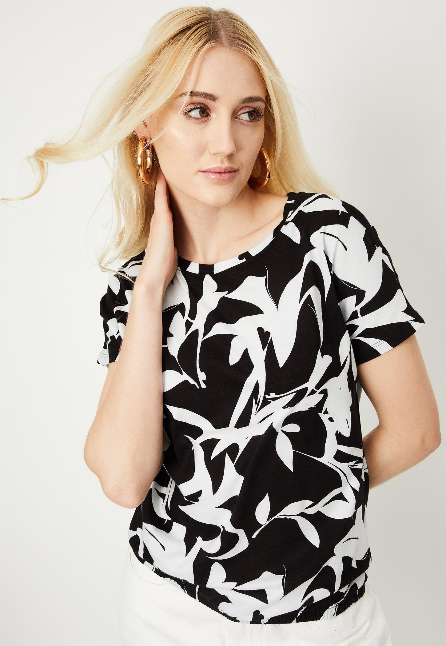 Women Abstract Printed T-shirt-picture-36